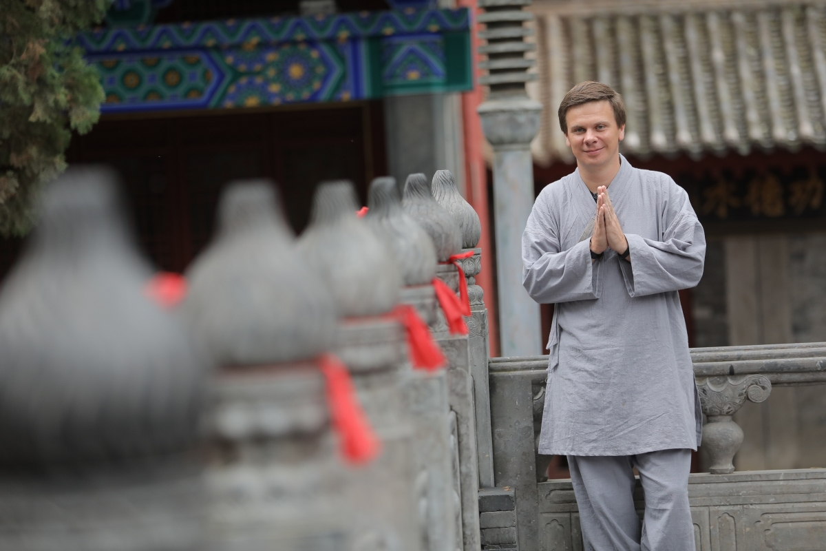 Поедание лягушек и сала: Дмитрий Комаров поделился впечатлениями от китайской кухни